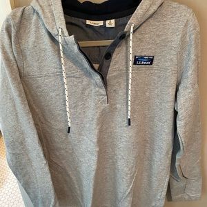 Women’s LL Bean Sweatshirt M
